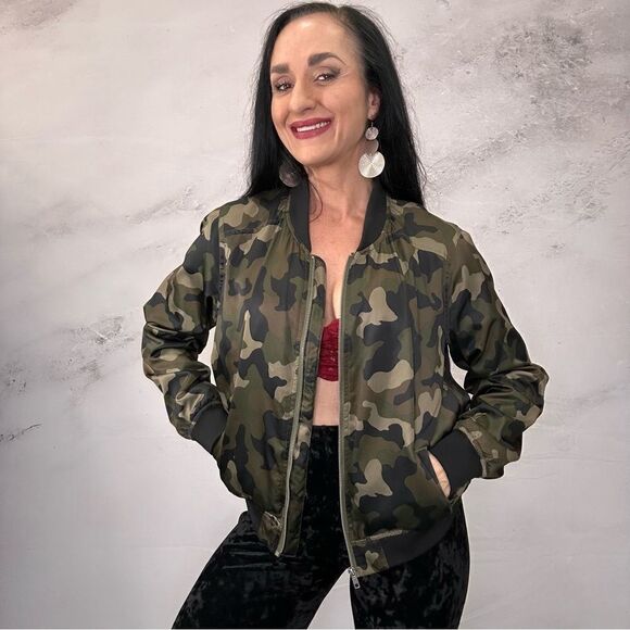 Arizona Jean Company Jackets & Blazers - Arizona camo lined jacket light coat